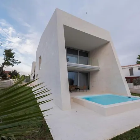 Venus And Aprilia - Luxury By The Coast