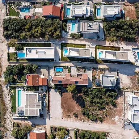 Villa Venus And Aprilia - Luxury By The Coast *
