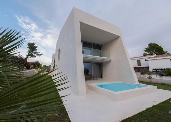 Venus And Aprilia - Luxury By The Coast